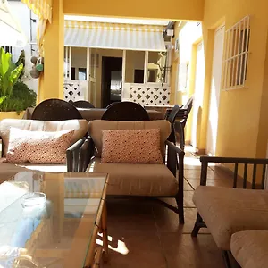 Casa A Pie De Playa, Con Patio. Zona Miramar. Сasa de vacaciones